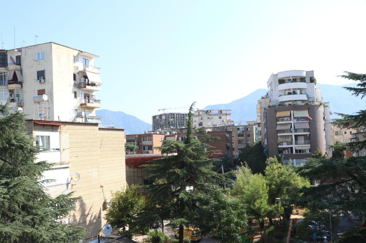 Pine Apartment Tirana Exteriör bild