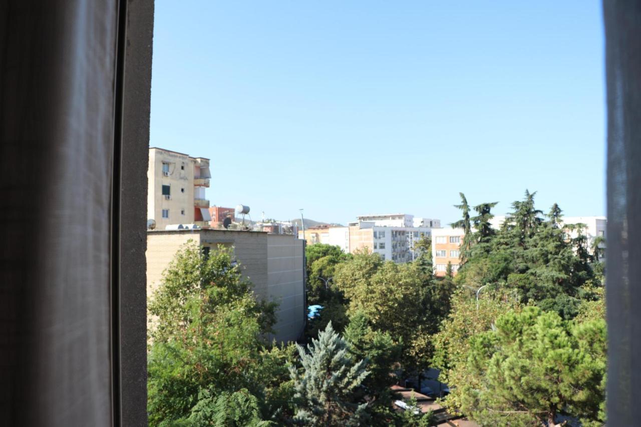 Pine Apartment Tirana Exteriör bild